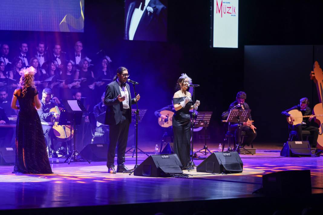 Zeki Müren şarkıları yürekleri titretti! Selçuklu’da alkışlar susmadı 12